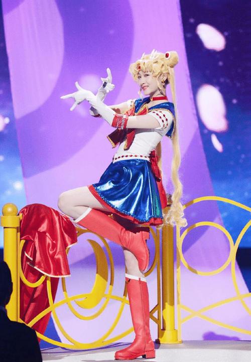 王牌对王牌关晓彤绝美造型(王牌对王牌张天爱关晓彤cos美战士)(5)