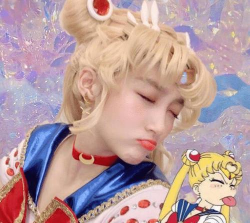 王牌对王牌关晓彤绝美造型(王牌对王牌张天爱关晓彤cos美战士)(6)