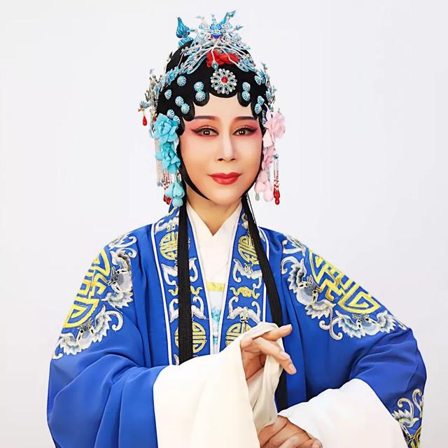 1997沪港越剧义演宗师齐聚舞台（深圳青越越剧团携骨子老戏碧玉簪）(5)