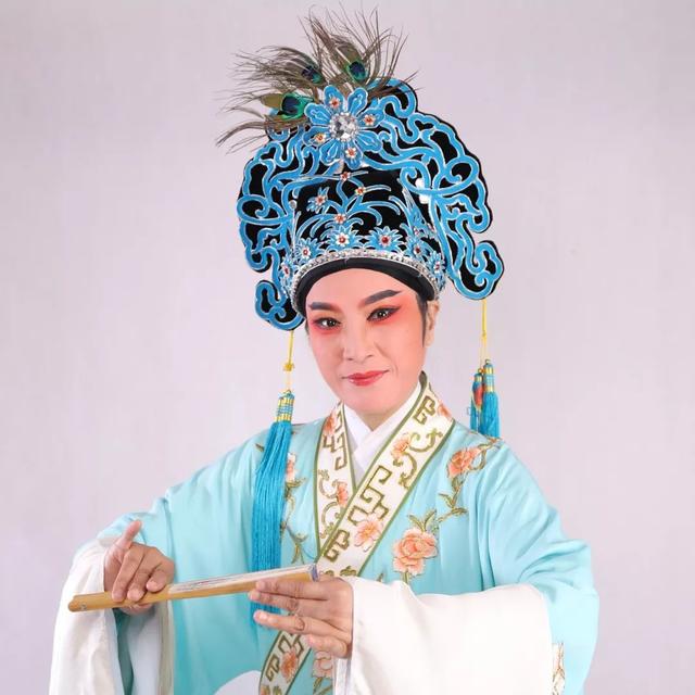 1997沪港越剧义演宗师齐聚舞台（深圳青越越剧团携骨子老戏碧玉簪）(7)