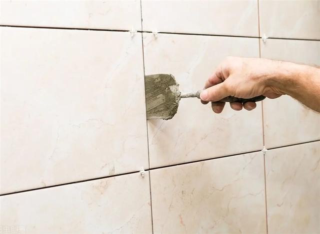 瓦工专门分贴瓷砖和不贴的吗（最好和瓦工确认好这7件事儿）(1)