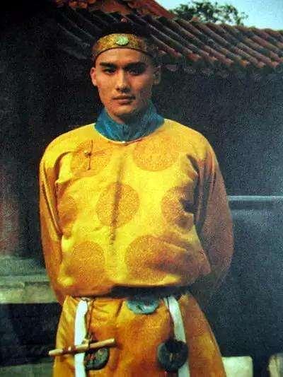 梁家辉故宫守护人(梁家辉1983年在故宫留下一辆自行车)(6)