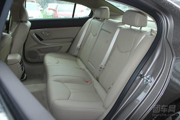荣威950后驱还是前驱（双离合器变速箱全新荣威950静态体验）(15)
