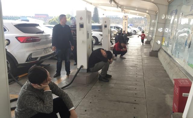 电动汽车取代燃油车还要多久(电动汽车越来越多)(6)