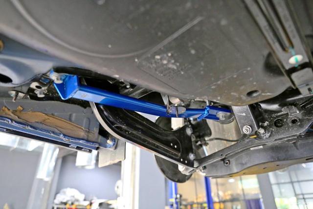 领克03+改装黑武士静态（外观帅操控好骚蓝色改装领克03）(15)