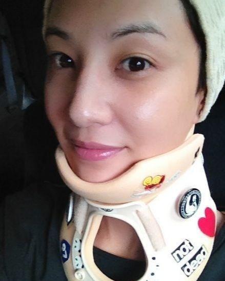 郑希怡机场全身照（因三件事轰动一时）(12)