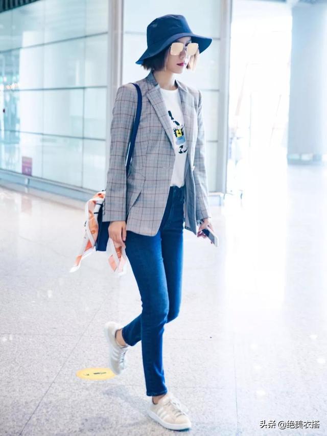 红棕色格纹西装外套怎么搭（还在穿老气的风衣）(20)