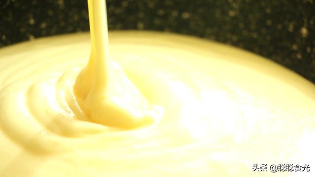 平底锅做蛋糕简单做法只用鸡蛋（用平底锅就能轻松做蛋糕）(5)