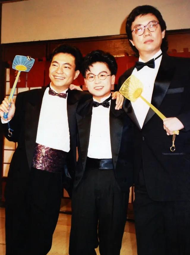 香港有个又矮又小又有才的女演员（因连吃30个汉堡而走红）(2)