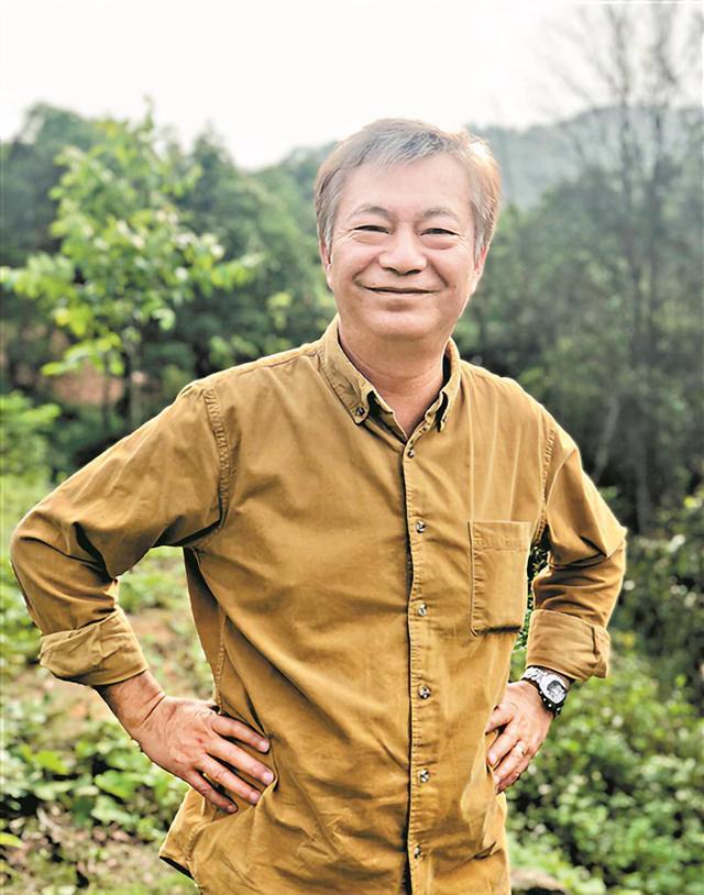 香港有个又矮又小又有才的女演员（因连吃30个汉堡而走红）(5)