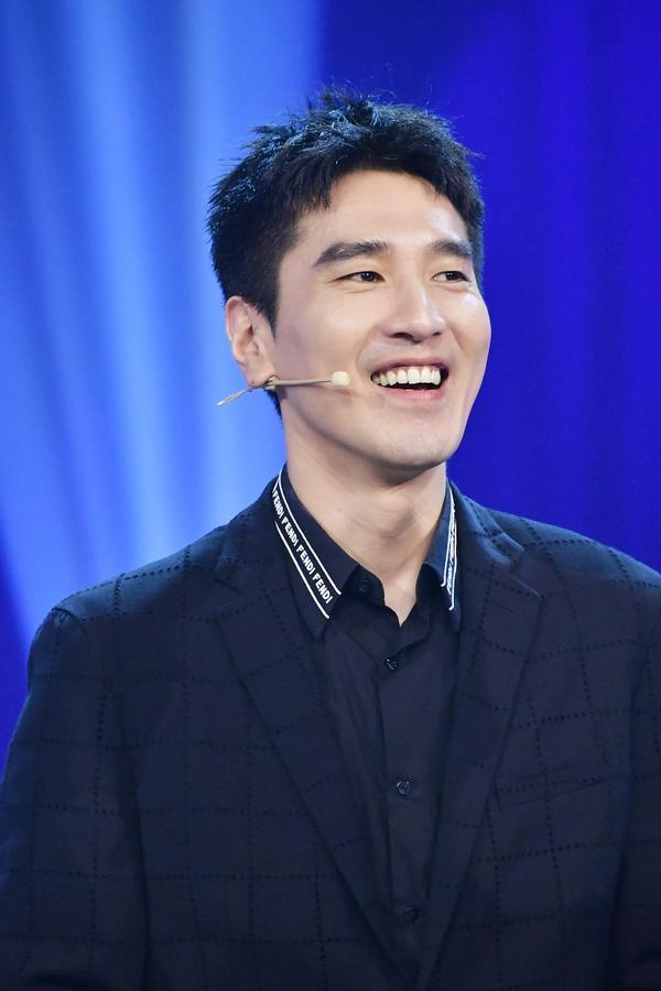 赵又廷白敬亭平凡的荣耀一起跳舞（白敬亭饰演芸芸众生）(1)