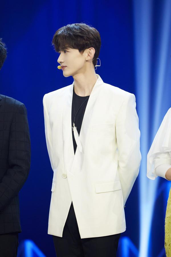 赵又廷白敬亭平凡的荣耀一起跳舞（白敬亭饰演芸芸众生）(2)