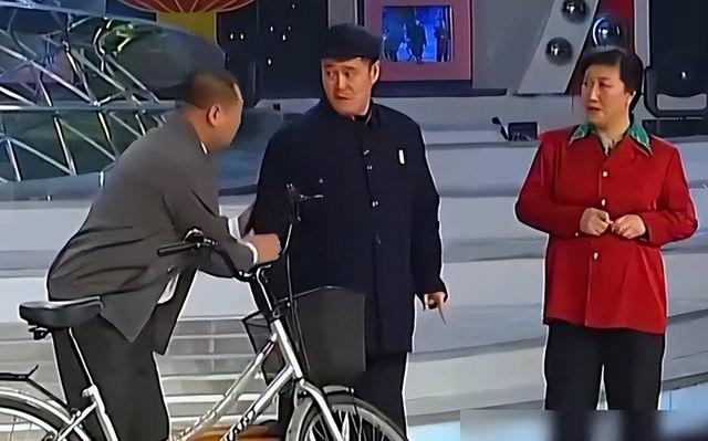 范伟为啥离开赵本山(离开赵本山17年后)(38)