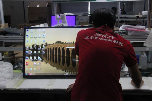55寸液晶拼接屏品牌排行榜（拼接屏厂家教您如何解决液晶屏坏点）(1)