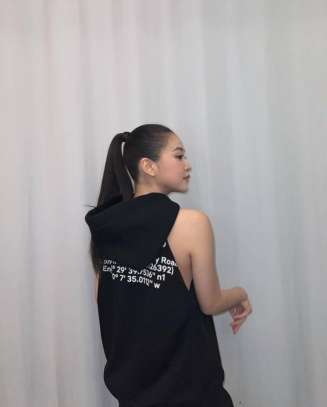 别的团看red velvet表演（清纯可爱不见了）(4)