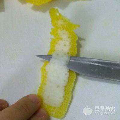 葡萄皮怎么做果脯（自制果脯柠檬皮糖）(5)