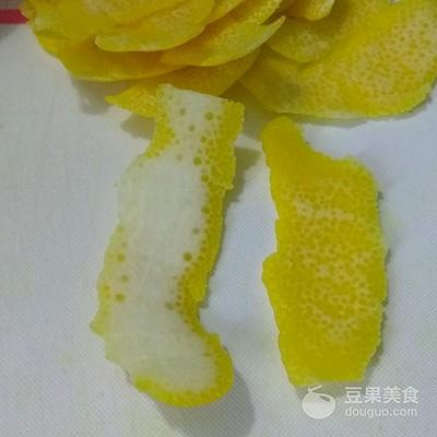 葡萄皮怎么做果脯（自制果脯柠檬皮糖）(6)