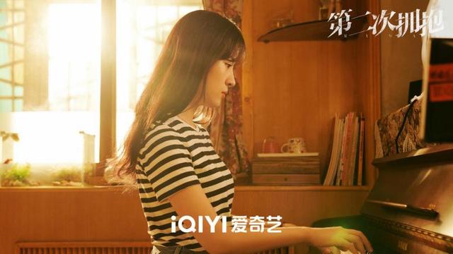 杜淳在房间敷面膜（第二次拥抱今日开播）(6)