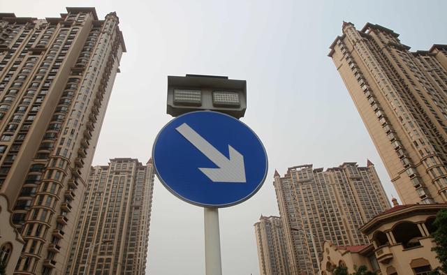 旧房安装电梯对顶楼有什么利弊（旧房装电梯迎来新方式）(4)