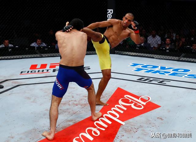 ufc高鞭腿爆头（他是UFC中的终极斗士）(4)