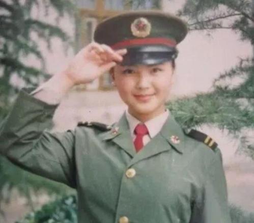 蒋欣总演比较烦人的角色（蒋欣不为人知的情史）(6)