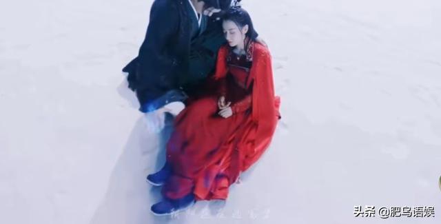 热巴和任嘉伦出演电视剧（女主死在任嘉伦怀里）(1)