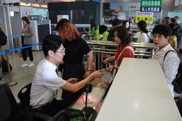 北京站临时身份证可以刷闸机吗(9月20至10月2日西安北车站进京需)(6)