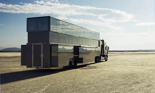 公认十大最好房车（史上最大房车111平方重30吨）(10)