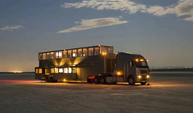 公认十大最好房车（史上最大房车111平方重30吨）(14)