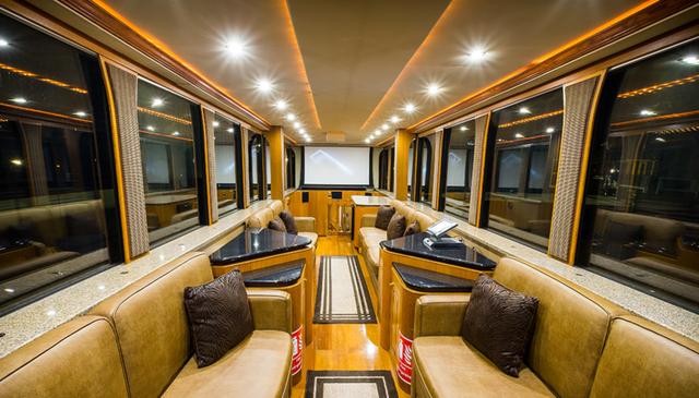 公认十大最好房车（史上最大房车111平方重30吨）(21)