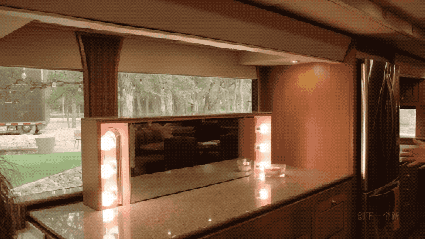 公认十大最好房车（史上最大房车111平方重30吨）(25)