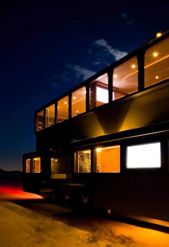 公认十大最好房车（史上最大房车111平方重30吨）(32)