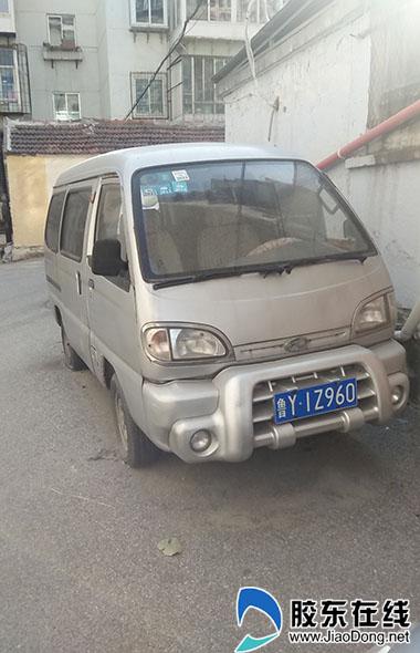 长期停放僵尸车哪个部门处理（毓璜顶东风里小区内的僵尸车无人管理）(1)