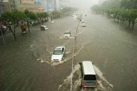 汽车水淹后有什么影响（又到家门看海季）(4)