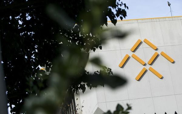 贾跃亭法拉第汽车量产(朱骏贾跃亭联手造车)(1)