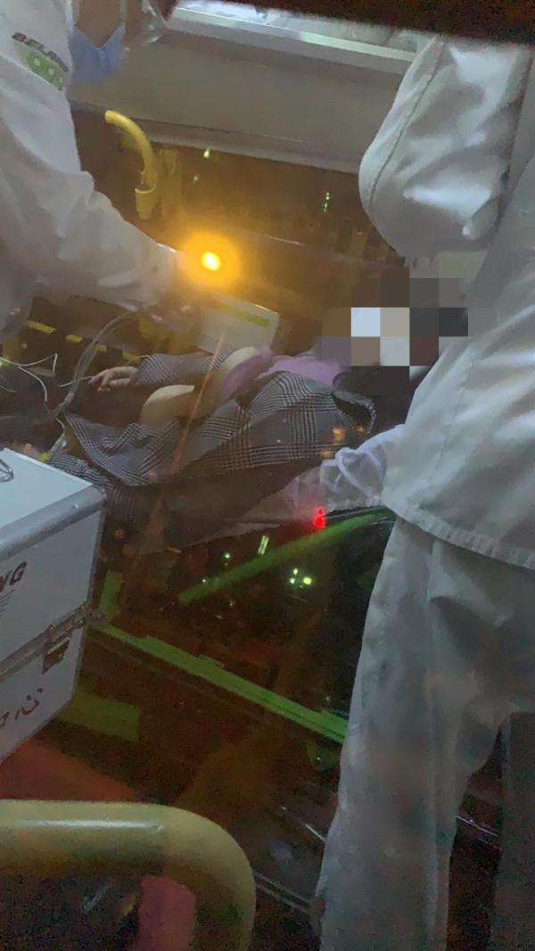 深圳一司机车里吐白沫（女司机心脏病突发）(2)