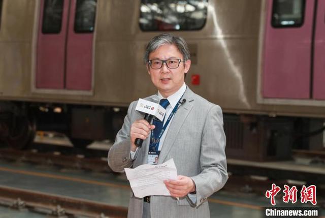 修地铁机器人南京（京港地铁28日启用新制服）(3)