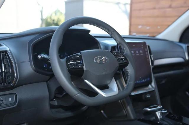 北京现代ix35新款2023落地价颜色(脱胎换骨车叔试驾北京现代全新ix35)(16)