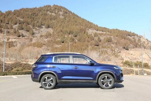 北京现代ix35新款2023落地价颜色(脱胎换骨车叔试驾北京现代全新ix35)(5)