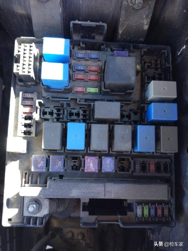 浙江新款北京现代ix35首付一万多（5万买台二手现代ix35值吗）(10)