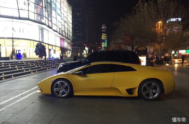 兰博基尼车型合影（5连号车牌兰博基尼）(1)