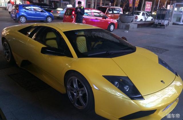 兰博基尼车型合影（5连号车牌兰博基尼）(2)