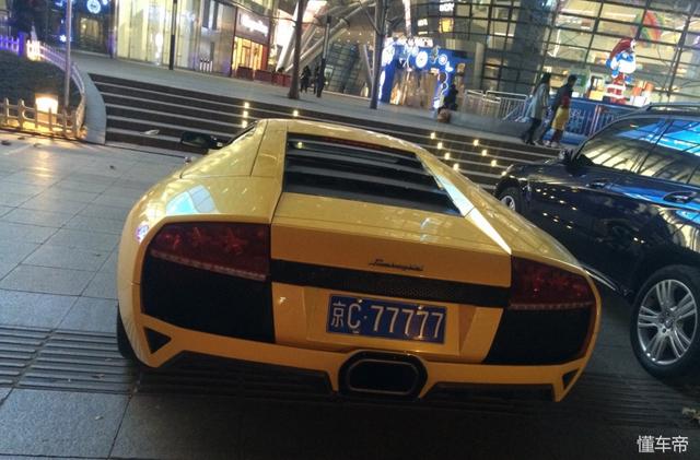 兰博基尼车型合影（5连号车牌兰博基尼）(3)