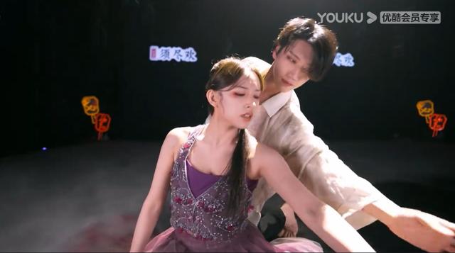 大话西游紫霞仙子的镜头（王霏霏还原大话西游紫霞仙子摇手链名场面）(9)