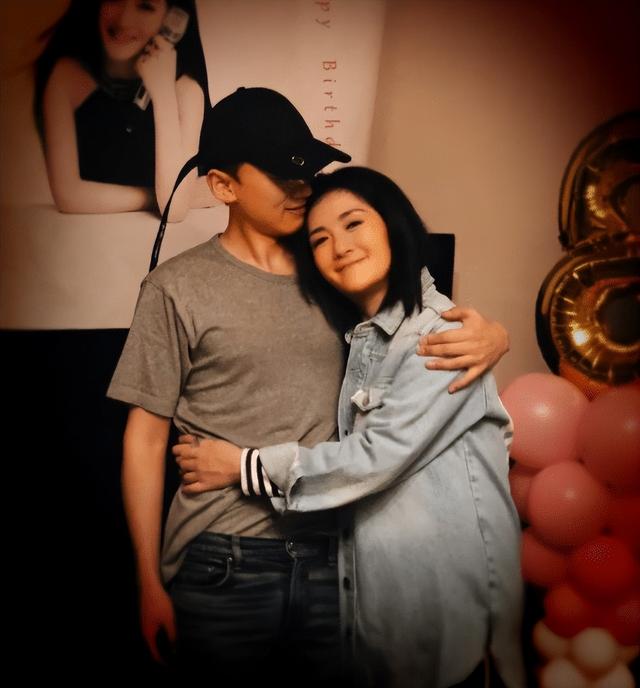 谢娜张杰 的第一波狗粮是何炅下的（谢娜张杰节目中高调撒糖）(16)