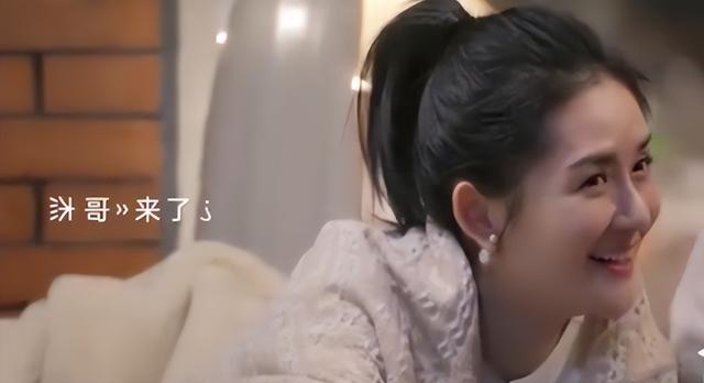 谢娜张杰 的第一波狗粮是何炅下的（谢娜张杰节目中高调撒糖）(2)