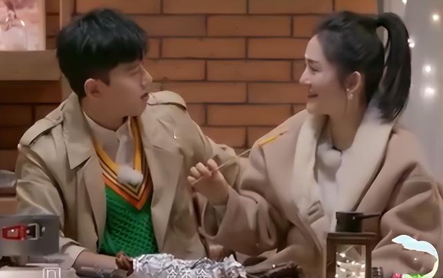 谢娜张杰 的第一波狗粮是何炅下的（谢娜张杰节目中高调撒糖）(9)