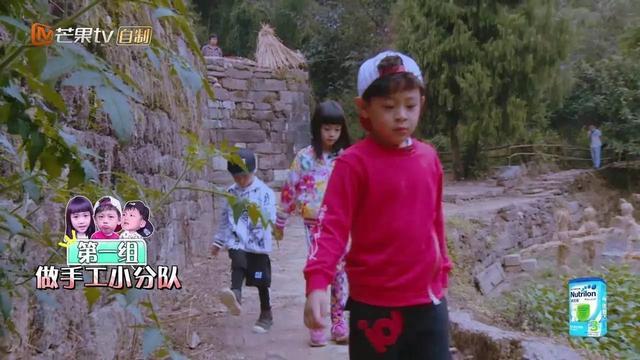 爸爸去哪儿4安吉的人气（爸爸去哪儿四季男孩大PK）(13)