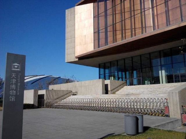 唐英监造的最好看瓷瓶（唐英的两尊瓷像为何都成了国宝）(1)