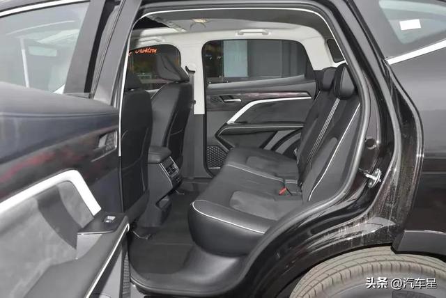 2023款哈弗h6全系具体配置及价格(10万级首选SUV2023款哈弗H6配1.5T)(6)